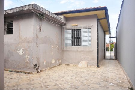 Casa à venda com 80m², 2 quartos e 1 vaga Quintal
