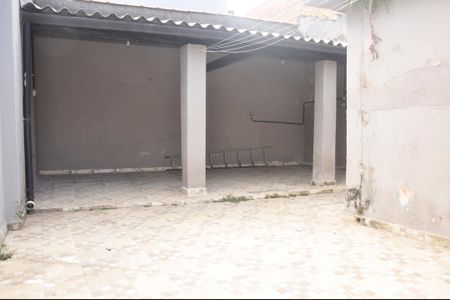 Casa à venda com 80m², 2 quartos e 1 vagaDetalhe - Quintal