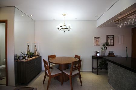 Apartamento para alugar com 70m², 2 quartos e 2 vagasSala