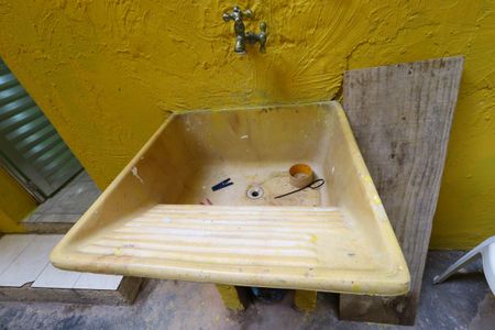 Casa para alugar com 52m², 2 quartos e 1 vagaÁrea de Serviço - Tanque