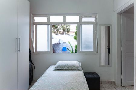 Casa à venda com 300m², 5 quartos e 2 vagas Casa à venda com 300m², 5 quartos e 2 vagasQuarto 2