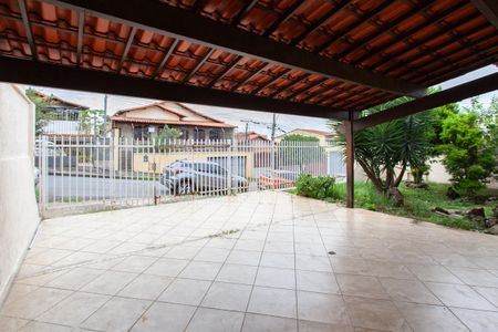 Casa à venda com 242m², 3 quartos e 6 vagasGaragem