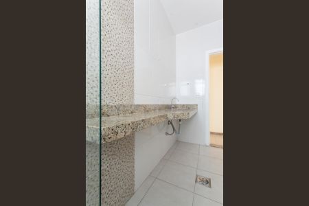 Casa à venda com 242m², 3 quartos e 6 vagasBanheiro Social