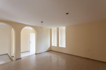 Casa à venda com 242m², 3 quartos e 6 vagasSala 