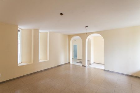 Casa à venda com 242m², 3 quartos e 6 vagasSala 