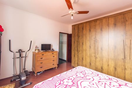 Casa à venda com 290m², 2 quartos e 2 vagas Casa à venda com 290m², 2 quartos e 2 vagasQuarto 1