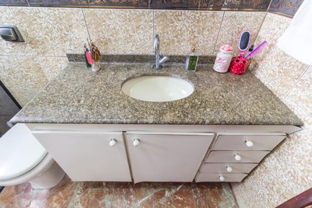 Casa à venda com 290m², 2 quartos e 2 vagas Casa à venda com 290m², 2 quartos e 2 vagasBanheiro 2