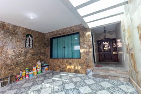 Casa à venda com 290m², 2 quartos e 2 vagas Casa à venda com 290m², 2 quartos e 2 vagasGaragem