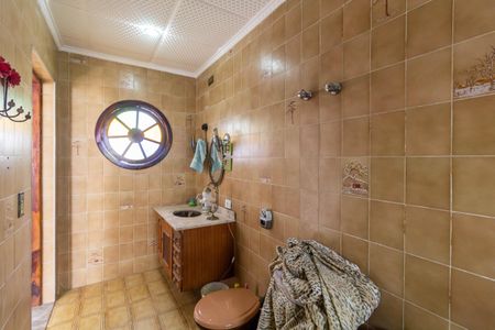 Casa à venda com 290m², 2 quartos e 2 vagas Casa à venda com 290m², 2 quartos e 2 vagasBanheiro da Suíte 1