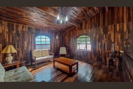 Casa à venda com 290m², 2 quartos e 2 vagas Casa à venda com 290m², 2 quartos e 2 vagasEdícula