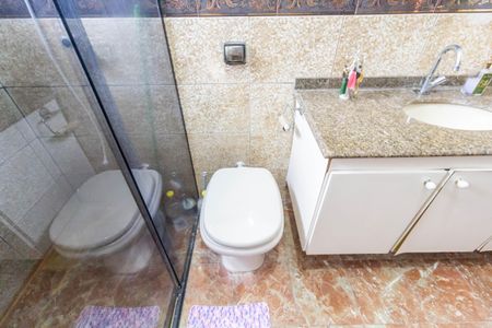 Casa à venda com 290m², 2 quartos e 2 vagas Casa à venda com 290m², 2 quartos e 2 vagasBanheiro 2