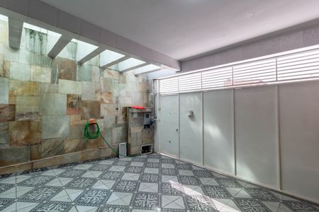 Casa à venda com 290m², 2 quartos e 2 vagas Casa à venda com 290m², 2 quartos e 2 vagasGaragem