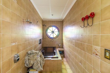 Casa à venda com 290m², 2 quartos e 2 vagas Casa à venda com 290m², 2 quartos e 2 vagasBanheiro da Suíte 1