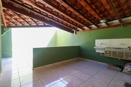 Apartamento à venda com 115m², 2 quartos e 1 vagaÁrea de Serviço