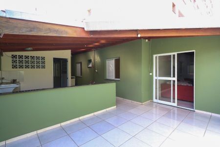 Apartamento à venda com 115m², 2 quartos e 1 vagaÁrea de Serviço