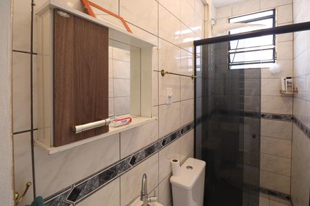 Banheiro  de casa para alugar com 2 quartos, 60m² em Vila Sabrina, São Paulo