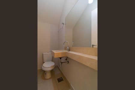 Casa de condomínio à venda com 138m², 3 quartos e 2 vagasLavabo