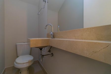 Casa de condomínio à venda com 138m², 3 quartos e 2 vagasLavabo