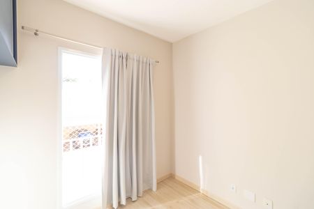 Casa de condomínio à venda com 138m², 3 quartos e 2 vagasSuíte