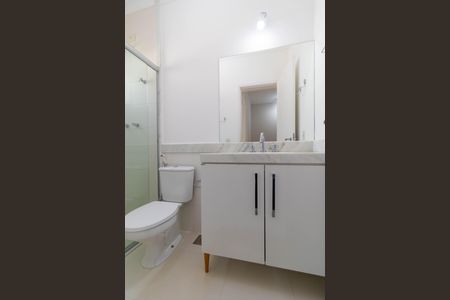 Casa de condomínio à venda com 138m², 3 quartos e 2 vagasBanheiro