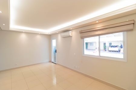 Casa de condomínio à venda com 138m², 3 quartos e 2 vagasSala