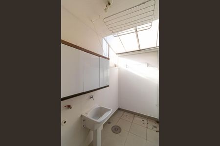 Casa de condomínio à venda com 138m², 3 quartos e 2 vagasÁrea de Serviço