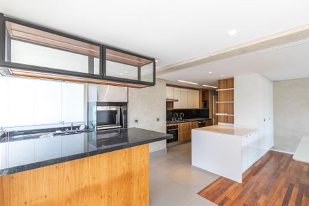 Apartamento à venda com 225m², 4 quartos e 4 vagasCozinha