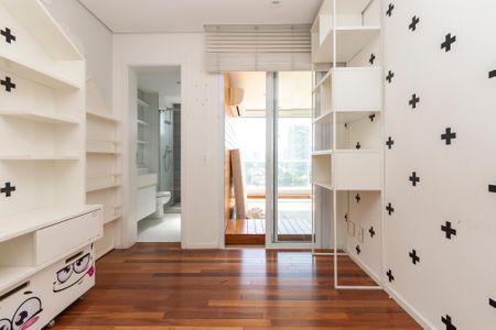 Apartamento à venda com 225m², 4 quartos e 4 vagasSuíte 2