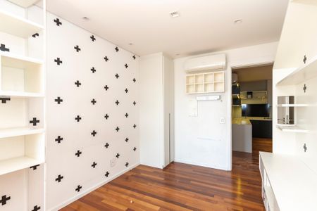 Apartamento à venda com 225m², 4 quartos e 4 vagasSuíte 2