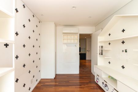 Apartamento à venda com 225m², 4 quartos e 4 vagasSuíte 2