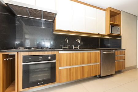 Apartamento à venda com 225m², 4 quartos e 4 vagasCozinha