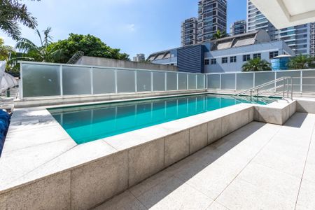 Apartamento à venda com 225m², 4 quartos e 4 vagasÁrea comum - Piscina