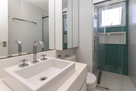 Apartamento à venda com 225m², 4 quartos e 4 vagasBanheiro da Suíte 3