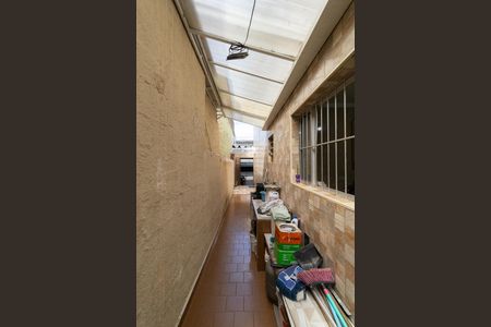 Casa à venda com 150m², 2 quartos e 2 vagas Casa à venda com 150m², 2 quartos e 2 vagasCorredor Lateral