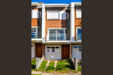 Casa de condomínio à venda com 160m², 3 quartos e 1 vaga Casa de condomínio à venda com 160m², 3 quartos e 1 vagaFachada