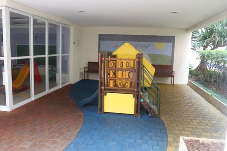 Apartamento à venda com 173m², 3 quartos e 3 vagasÁrea comum - Playground