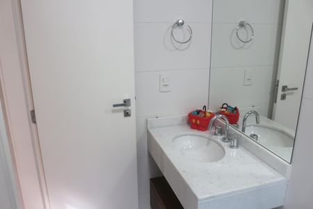 Apartamento à venda com 173m², 3 quartos e 3 vagasBanheiro da Suíte 2