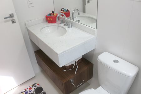 Apartamento à venda com 173m², 3 quartos e 3 vagasBanheiro da Suíte 2