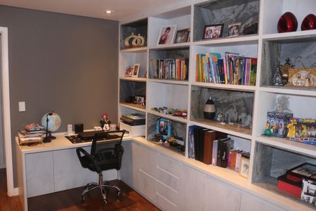 Apartamento à venda com 173m², 3 quartos e 3 vagasSuíte 2