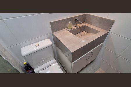 Apartamento à venda com 56m², 2 quartos e 1 vagaBanheiro Social