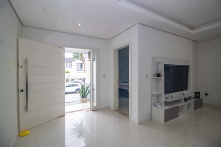 Casa à venda com 110m², 3 quartos e 2 vagas Casa à venda com 110m², 3 quartos e 2 vagasSala