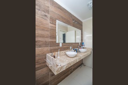 Casa à venda com 110m², 3 quartos e 2 vagas Casa à venda com 110m², 3 quartos e 2 vagasBanheiro da Suíte 2