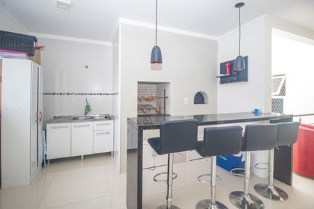 Casa à venda com 110m², 3 quartos e 2 vagas Casa à venda com 110m², 3 quartos e 2 vagasÁrea comum - Churrasqueira