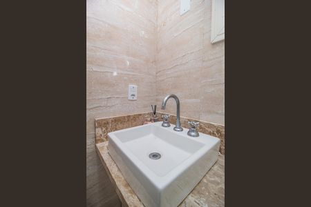 Casa à venda com 110m², 3 quartos e 2 vagas Casa à venda com 110m², 3 quartos e 2 vagasBanheiro da Suíte