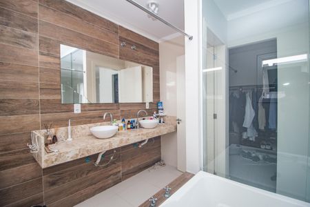 Casa à venda com 110m², 3 quartos e 2 vagas Casa à venda com 110m², 3 quartos e 2 vagasBanheiro da Suíte 2