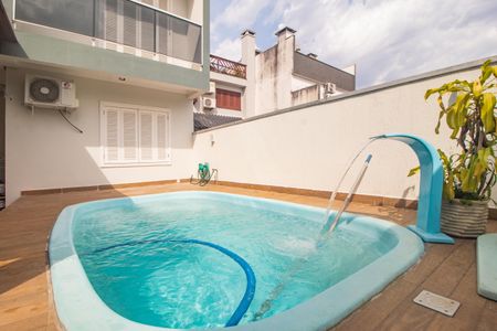 Casa à venda com 110m², 3 quartos e 2 vagas Casa à venda com 110m², 3 quartos e 2 vagasÁrea comum - Piscina