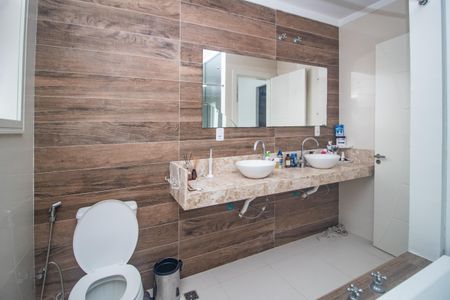 Casa à venda com 110m², 3 quartos e 2 vagas Casa à venda com 110m², 3 quartos e 2 vagasBanheiro da Suíte 2