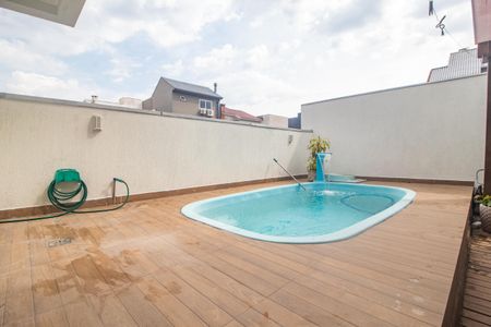 Casa à venda com 110m², 3 quartos e 2 vagas Casa à venda com 110m², 3 quartos e 2 vagasÁrea comum - Piscina