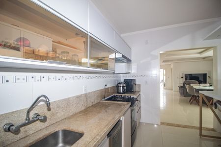 Casa à venda com 110m², 3 quartos e 2 vagas Casa à venda com 110m², 3 quartos e 2 vagasCozinha
