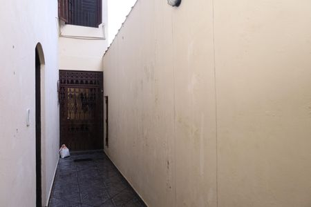 Casa para alugar com 55m², 3 quartos e sem vagaCorredor externo